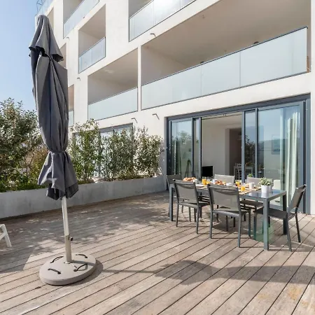 Апартаменти Chateau By Interhome