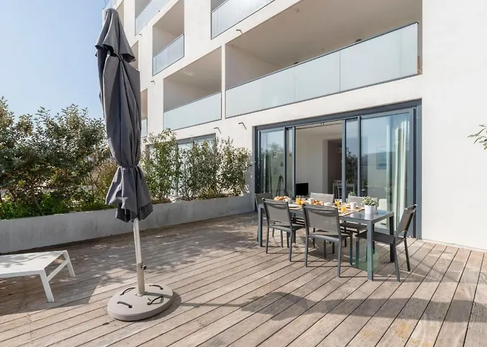 شقة Chateau By Interhome