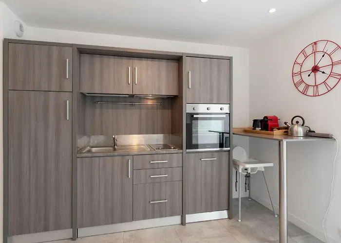 Апартаменти Chateau By Interhome